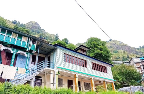 Chakrata House | Sunlight HomeStay Peacefull nature between the hiils and mountains