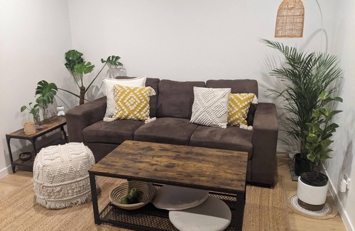 Edithvale Apartment | Sunny Beachside Getaway