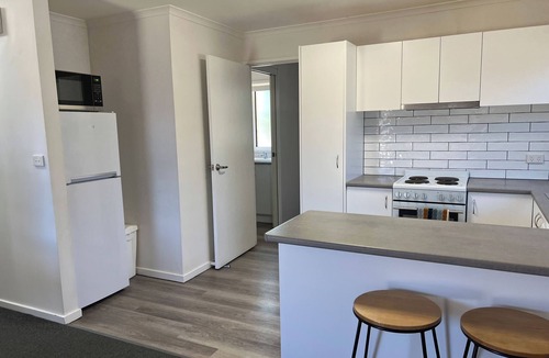 Echuca House | Sunny Shackell- 12pm checkout, pet friendly