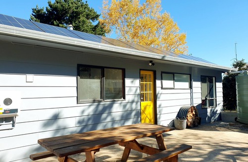 Old Adaminaby Cottage | Sunray Cottage - Lake Eucumbene views from our cosy cottage at Old Adaminaby