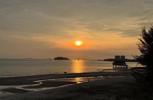 Taman Haji Zainal Apartment | Sunset Seaview Beach Escape PD