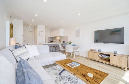 Scarborough Apartment | Sunset Summit | Super Stylish w/Ocean Views
