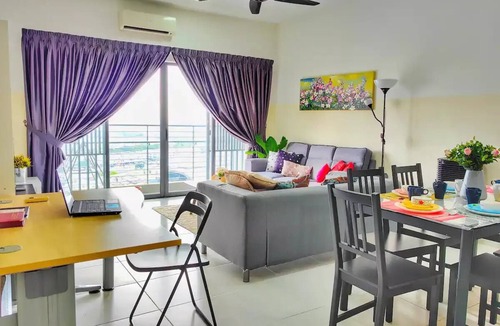 Puchong Apartment | Sunset view Apt perfect for Biz/Family @ SetiaWalk