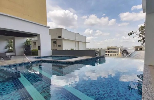 Puchong Apartment | Sunset view Apt perfect for Biz/Family @ SetiaWalk