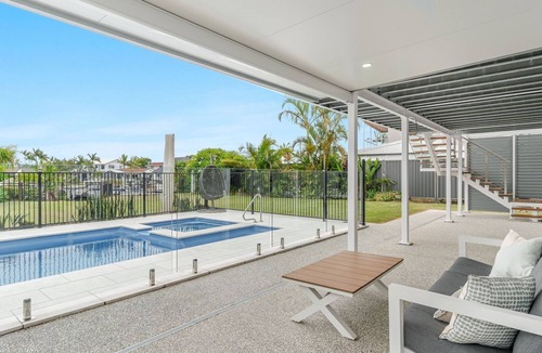 Yamba House | Sunset Waters - Waterfront with Pool - Holiday Yamba