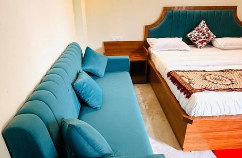 Jhotwara House | Sunshine Stay with Ac 43"smart TV High speed wifi and balcony at peaceful jaipur