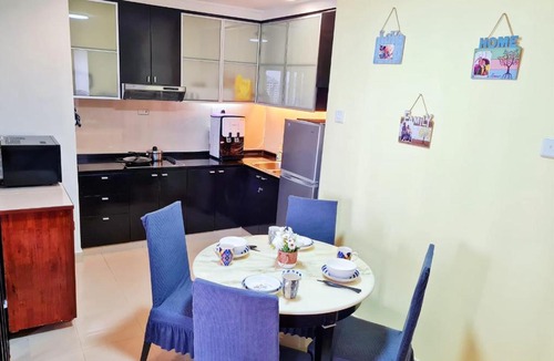 Bandar Sunway House | SUNWAY LAGOON VIEW RESORT SUiTE PYRAMID #291