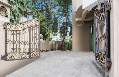 Andheri East House | Super Collection O Andheri