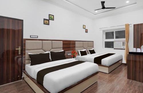 Kakarmatha Hotel | Super Collection O Banaras Railway Junction Formerly Varanasi Suites