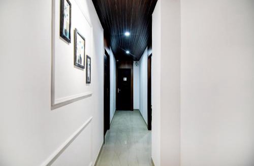 Chinar Park Hotel | Super Collection O Chinar Park Near Airport