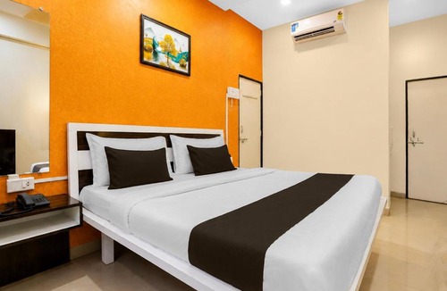 Sadashiv Peth Hotel | Super Collection O Dagdu Seth Ganpati Crossway Formerly Malwade Motels