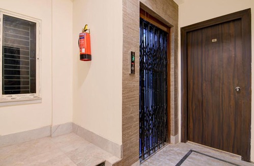 Ballygunge Hotel | Super Collection O Gariahat Kolkata Formerly 6 Seasons