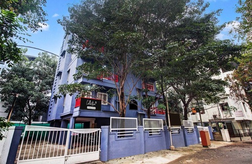 Baner House | Super Collection O Grey House