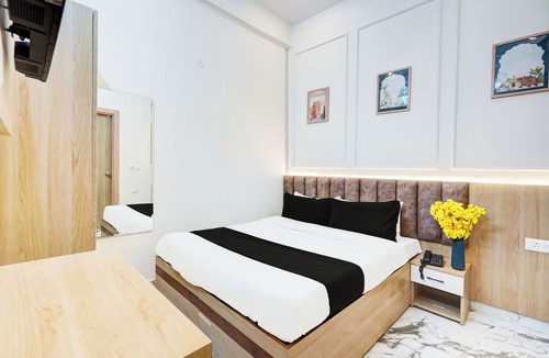 Greater Noida Hotel | Super Collection O Surajpur Chowk