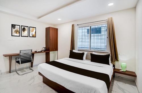 Nagpur Hotel | Super Collection O Omkar Nagar Nagpur