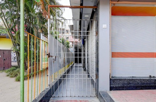 Thakurpukur House | Super Collection O Tollygunge Metro