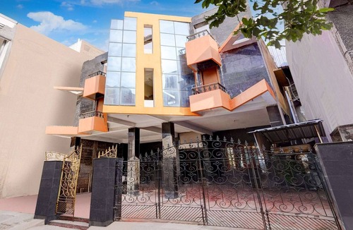 Vadapalani House | Super Collection O Vadapalani