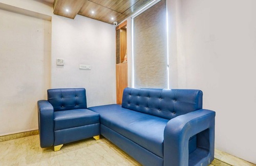 Allahabad House | Super Deluxe Room Vivekanand Marg