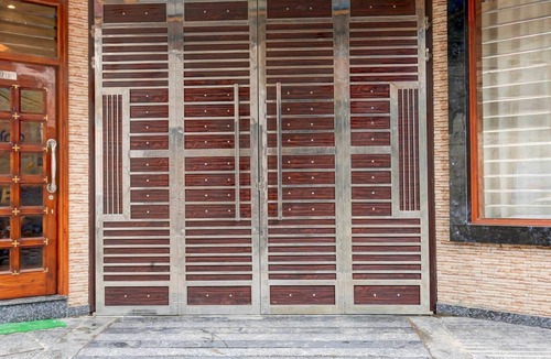 Kishangarh House | Super Deluxe RoomChandigarh Near PEC-PGI-PU