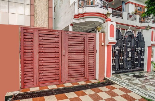Mohangarh House | Super Hotel O Jankipuram Vikas Nagar
