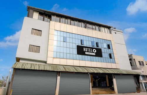 Kolhapur House | Super Hotel O Pachgaon