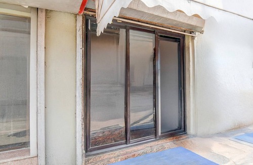 Shrirampur House | Super Hotel O Serampore Railway Station