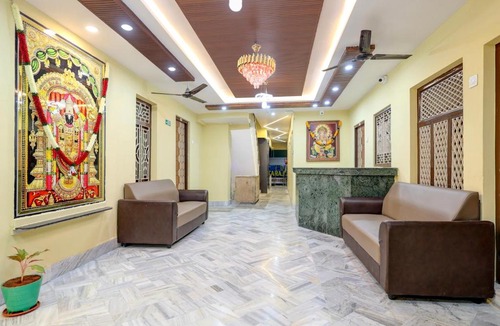 Srikakulam Hotel | Super Hotel O Seven Road Junction Formerly Nataraj Lodge