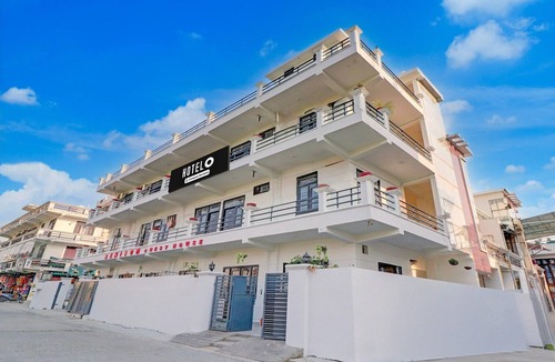 Dehradun House | Super Hotel O Shimla Bypass Road ISBT