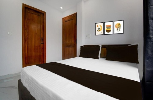 Gomti Nagar Hotel | Super HOTEL O SHIVA PARADISE