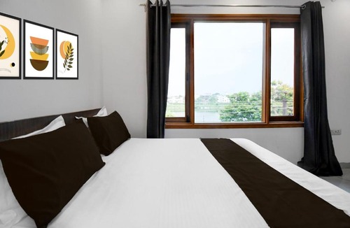 Gomti Nagar Hotel | Super HOTEL O SHIVA PARADISE