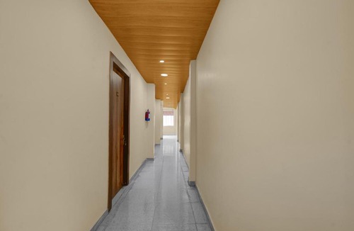 Indira Nagar Hotel | Super Hotel O Takrohi Hospital Road Formerly Madhuraj Palace