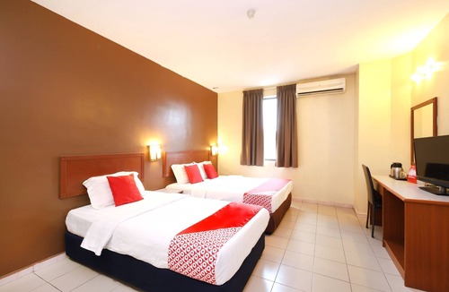 Klang Hotel | Super OYO 447 Comfort Hotel Meru