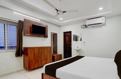 Nellore Hotel | Super OYO Collection O Mini Bypass Nellore Road Formerly AMR Guest Inn