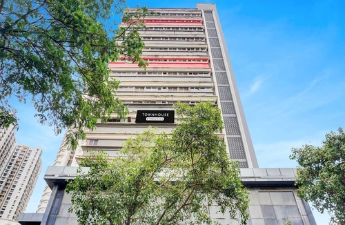 Jogeshwari West House | Super Townhouse Bombay Exhibition Centre