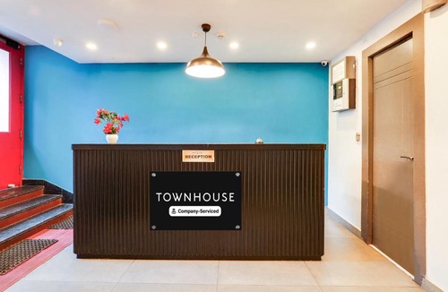 BTM 2nd Stage Hotel | Super Townhouse BTM Layout Near Madiwala Lake Formerly Q Rooms