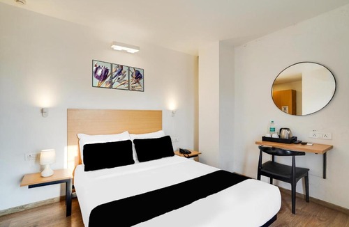 BTM 2nd Stage Hotel | Super Townhouse BTM Layout Near Madiwala Lake Formerly Q Rooms