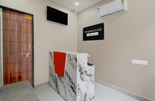 Hyderabad Hotel | Super Townhouse Chaitanyapuri Metro Station Hyderabad