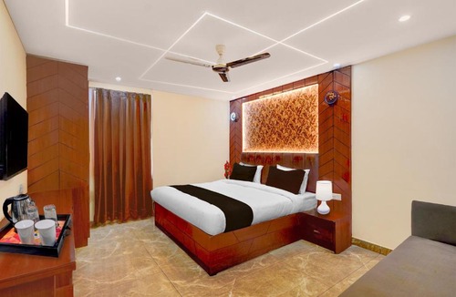 Dehradun Hotel | Super Townhouse Dharampur Railway Station