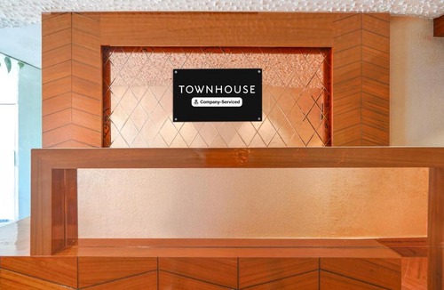 Dehradun Hotel | Super Townhouse Dharampur Railway Station