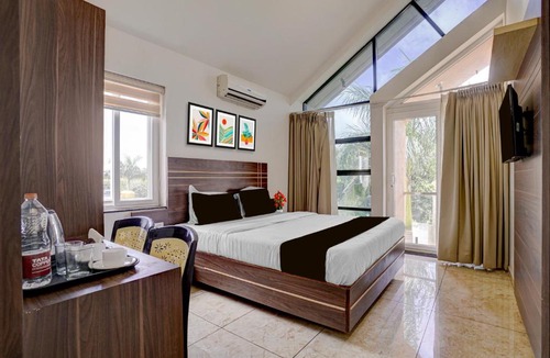 Kyarkoppa Hotel | Super Townhouse Oak Rising Water Park Dharwad Formerly Rising Resorts and Spa