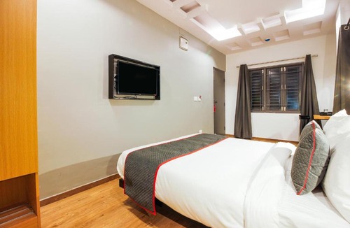 Begumpet Hotel | Super Townhouse RCC Sunrise