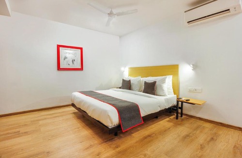 Begumpet Hotel | Super Townhouse RCC Sunrise