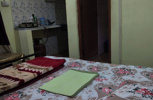 Vrindavan Apartment | Superb 1-bedroom studio in vibrant Vrindavan for your stay near Iskcon Vrindavan