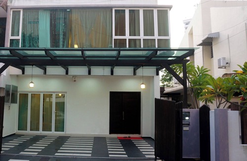 Downtown George Town House | Superior Family With Shared Bathroom