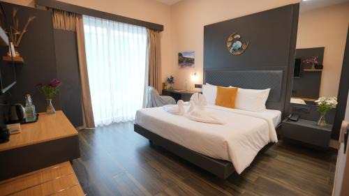 Candolim Hotel | Surf and Sand