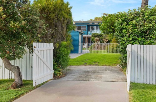 Culburra Beach Apartment | Surfrider Studio - Pet Friendly - 50m to Beach!