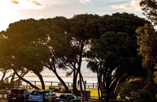 Yallingup House | Surfside 8—Spacious Retreat on Yallingup Beach