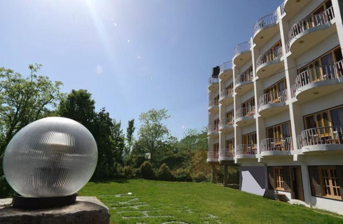 Kausani Hotel | Swaasha Vista