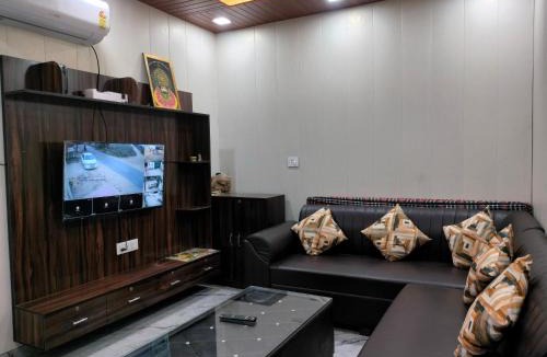 Faridabad House | Swastik Farm House -Adjoing to Aravali College