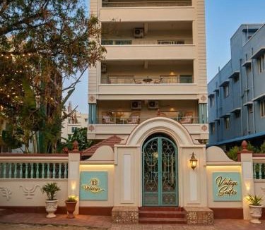 Serilingampally Apartment | Sweet 16 Studio Vintage 1RK Near DLF Street